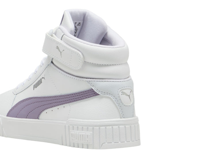 Tenis PUMA Carina 2.0 Mid color blanco con detalle en morado y suela de plataforma.