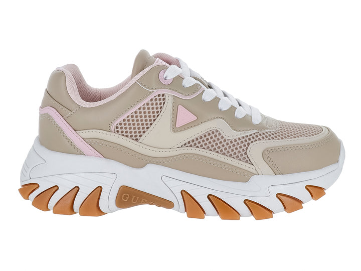 Tenis deportivos Guess color beige y blanco con detalles rosa y suela dentada café.