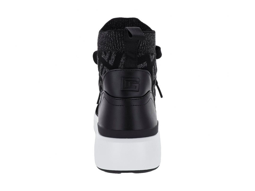 Tenis Guess de bota alta en color negro con suela blanca y detalles de tejido.