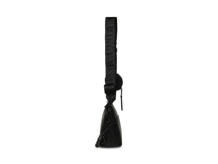 Bolso bandolera negro de Steve Madden con correa larga y detalles de cadena.