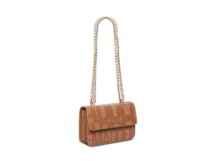 Bolso de hombro Steve Madden color camel con cadena dorada y logotipo estampado en la solapa.