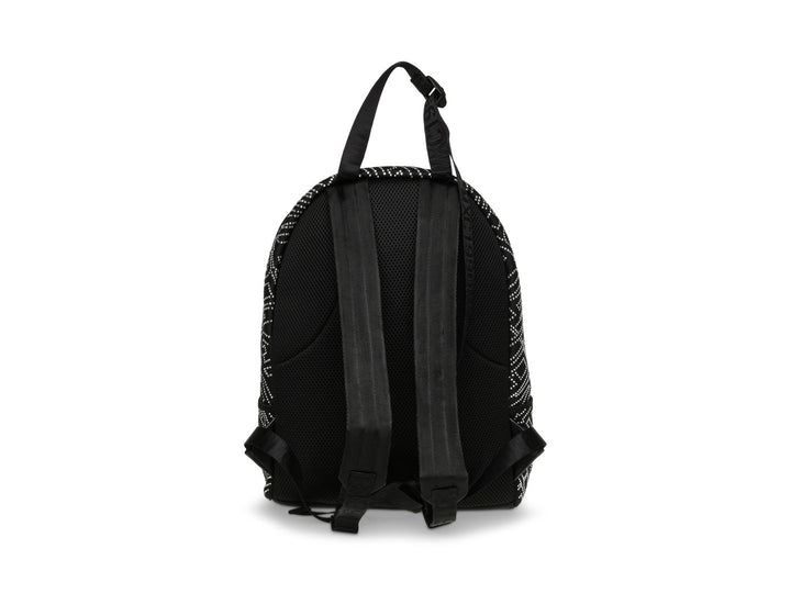 Mochila Steve Madden en color negro con estampado de letras en plata y bolsillo frontal.