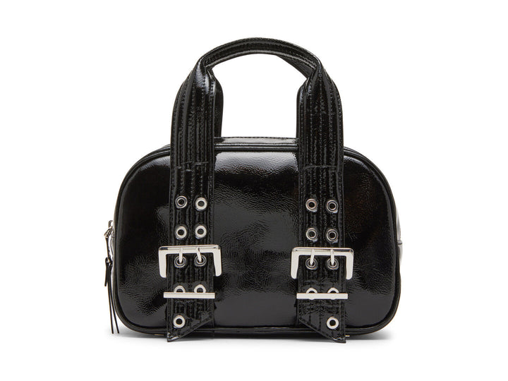 Bolso negro brillante de Steve Madden con asas superiores, correa de cadena y detalles de hebillas plateadas.