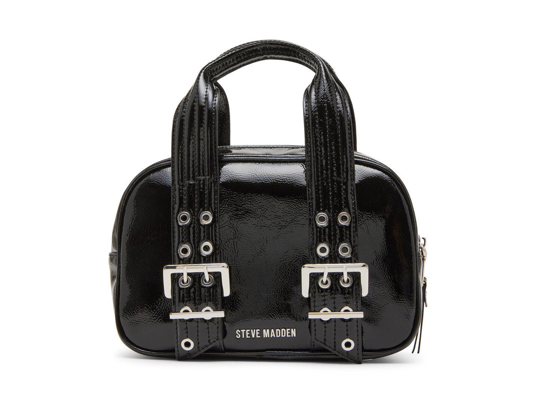 Bolso negro brillante de Steve Madden con asas superiores, correa de cadena y detalles de hebillas plateadas.