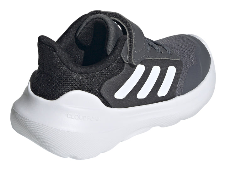 Tenis deportivos Adidas Tensaur Run 2.0 color gris con suela blanca y correa de velcro.
