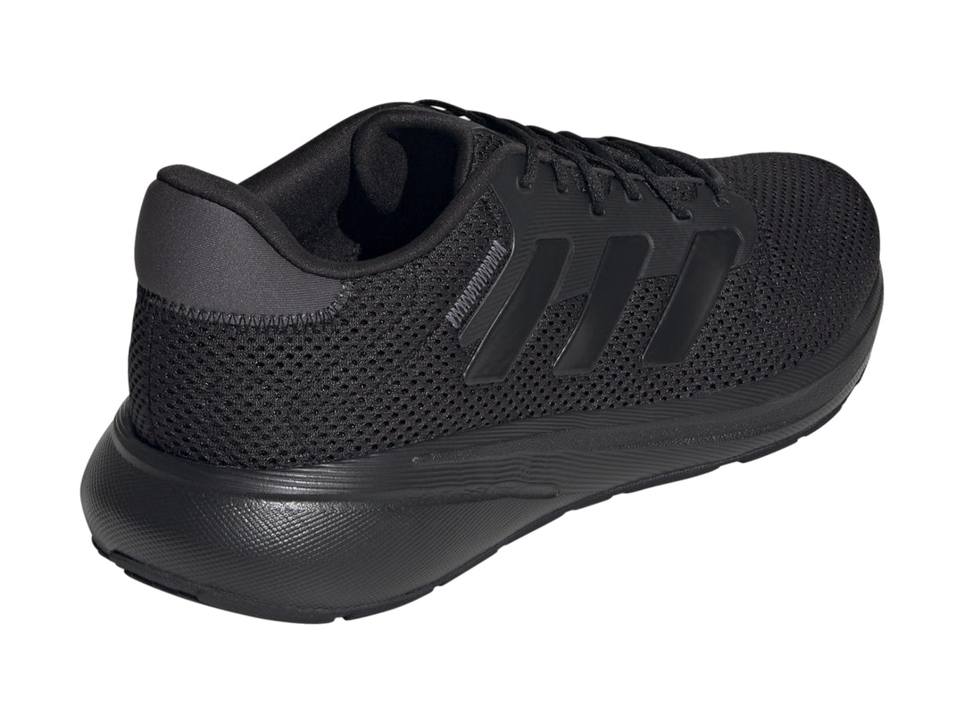 Tenis deportivos Adidas Response Runner U en color negro con malla transpirable y suela negra.