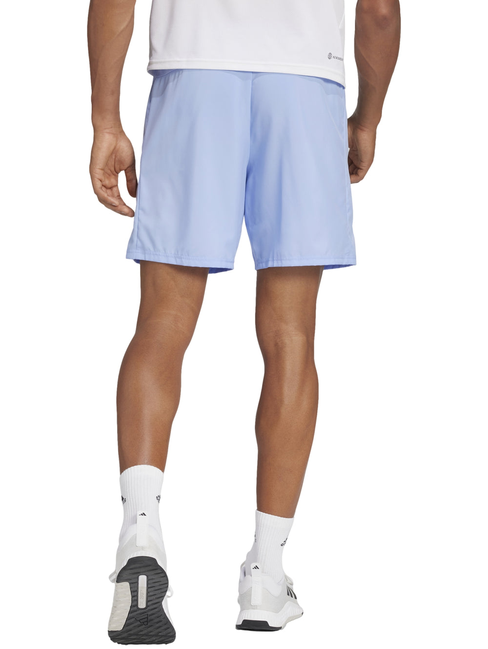 Pantalones cortos de entrenamiento Adidas en color azul claro para hombre.