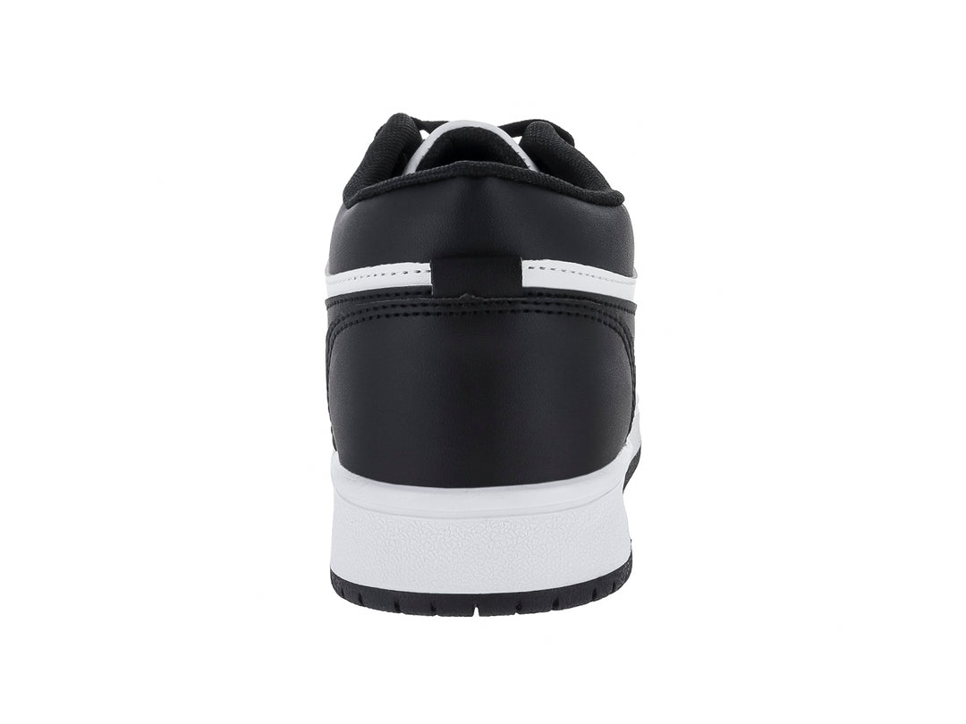 Tenis MAKENA de corte bajo en colores blanco y negro con suela blanca y cordones negros.