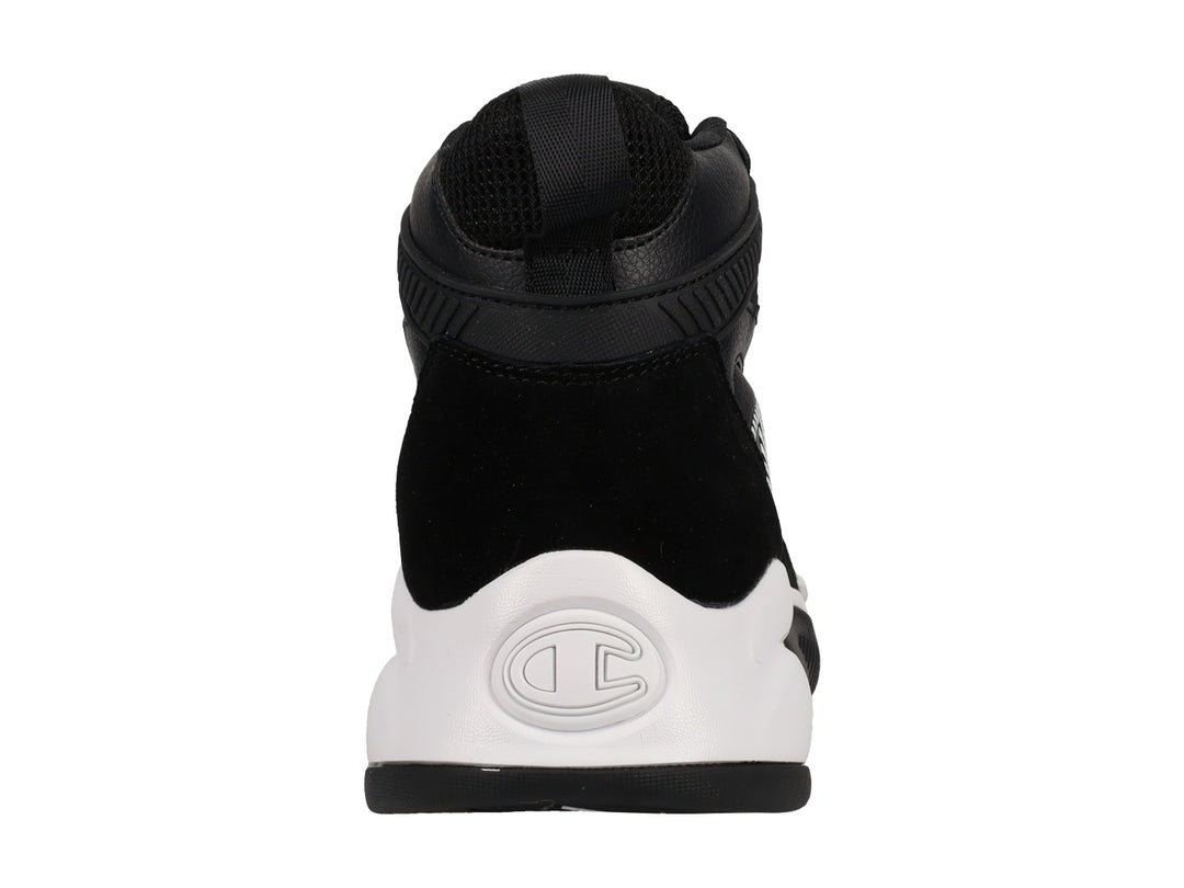 Tenis Champion de corte alto en color negro con suela blanca y logotipo lateral blanco.
