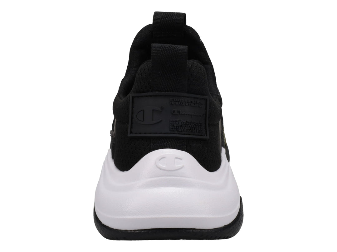 Tenis deportivos Champion color negro con suela blanca gruesa y logotipo dorado lateral.