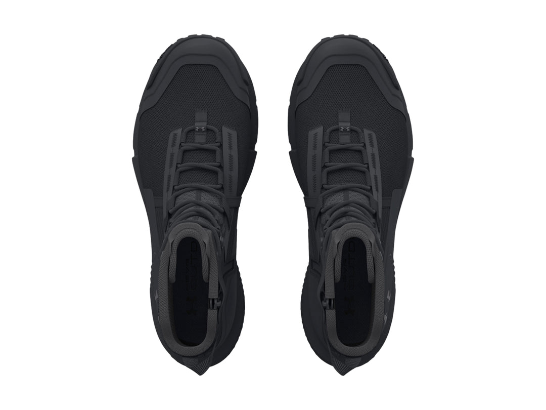 Bota deportiva Under Armour Charged Valsetz de color negro, diseño táctico con caña alta y suela resistente.