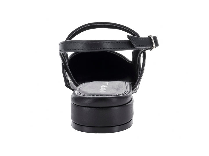 Zapato plano negro para mujer con correa y detalles de estoperoles plateados.
