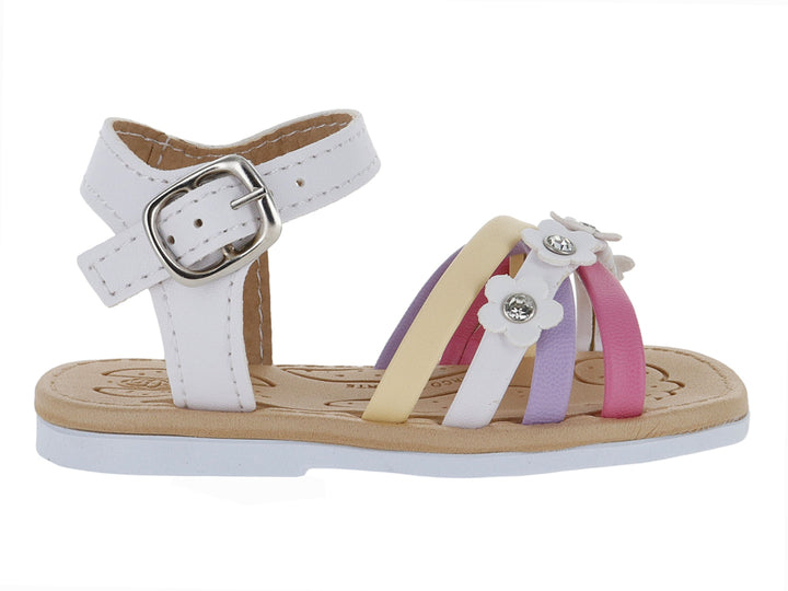 Sandalia infantil blanca con tiras en colores pastel y adornos de flores pequeñas.