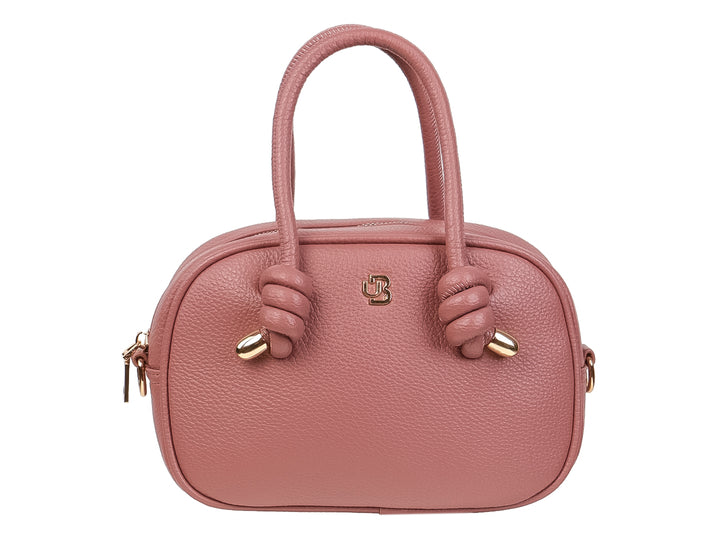 Bolso de mano color rosa con textura rugosa, asas superiores con detalle de nudos y herrajes dorados.