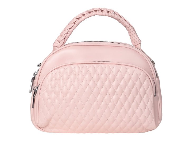 Bolso color rosa con diseño acolchado en rombos y asa superior trenzada.