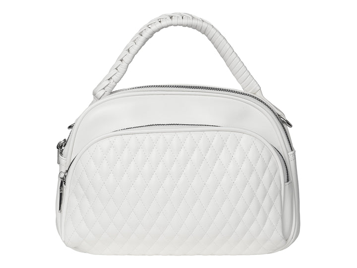 Bolso de mano color blanco con textura acolchada en forma de rombos y asa superior trenzada.