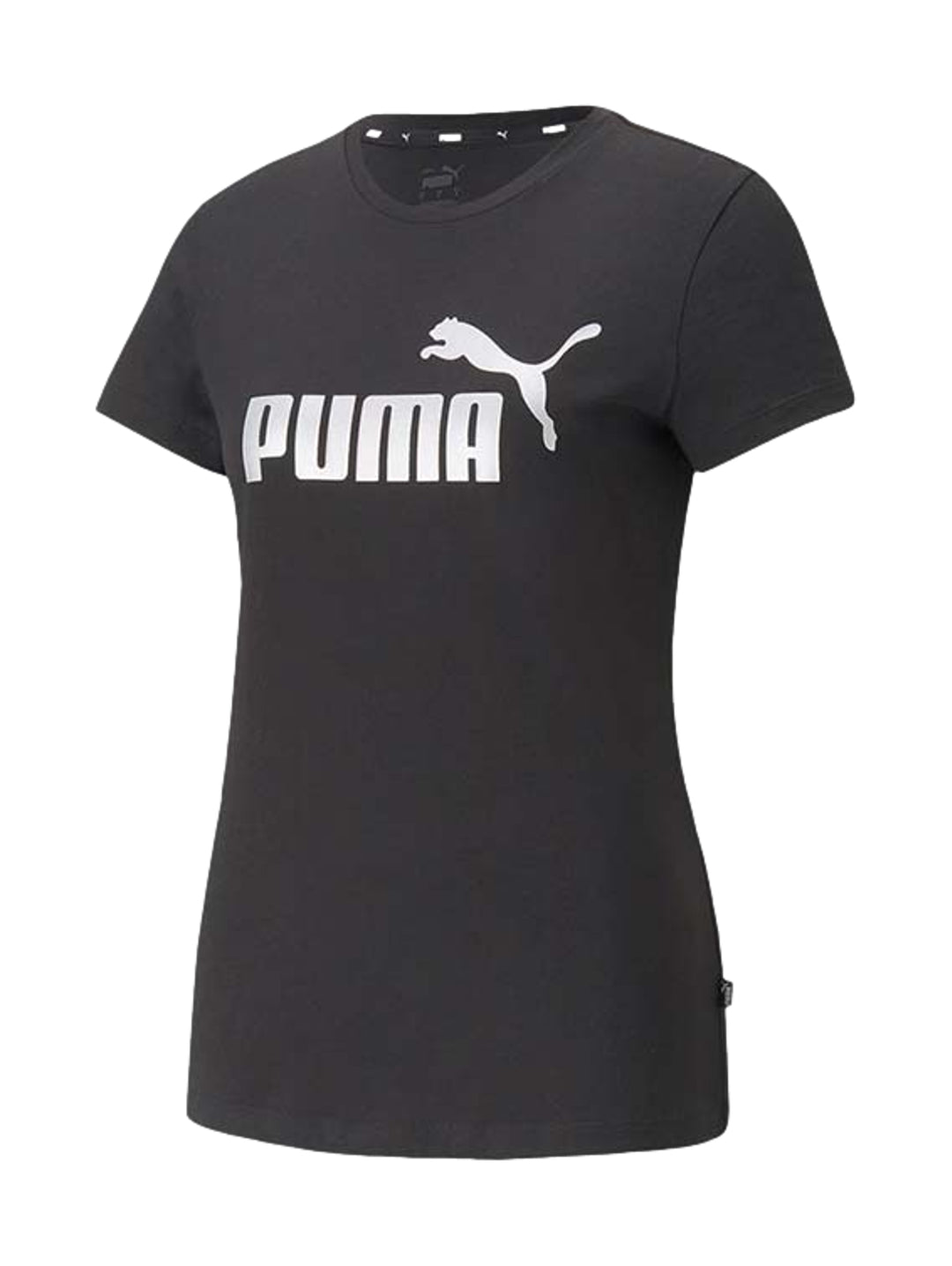 Camiseta deportiva PUMA de color negro con logotipo y texto en color plata metálico en el pecho.