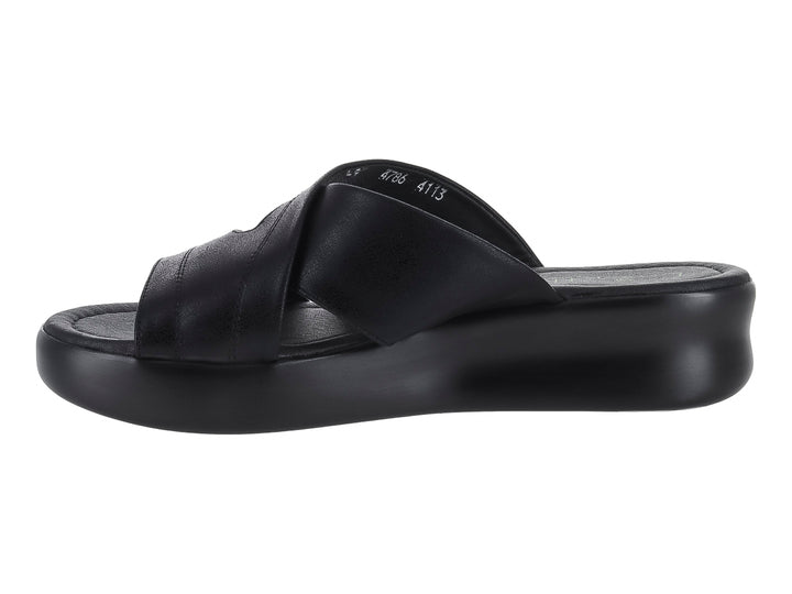 Sandalia negra de plataforma para mujer con correas cruzadas y suela gruesa.