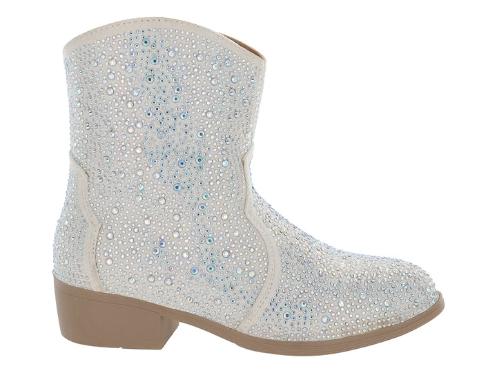 Bota vaquera color plata con incrustaciones de pedrería brillante y suela color café.