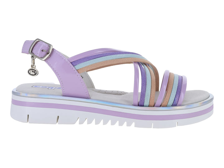 Sandalia de plataforma color lila con tiras multicolores y suela blanca.