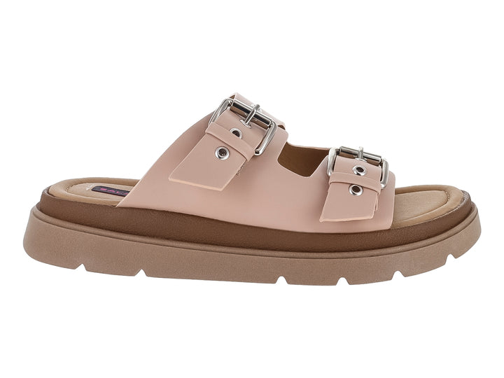 Sandalia beige de plataforma con dos correas y hebillas plateadas sobre suela gruesa color taupe.