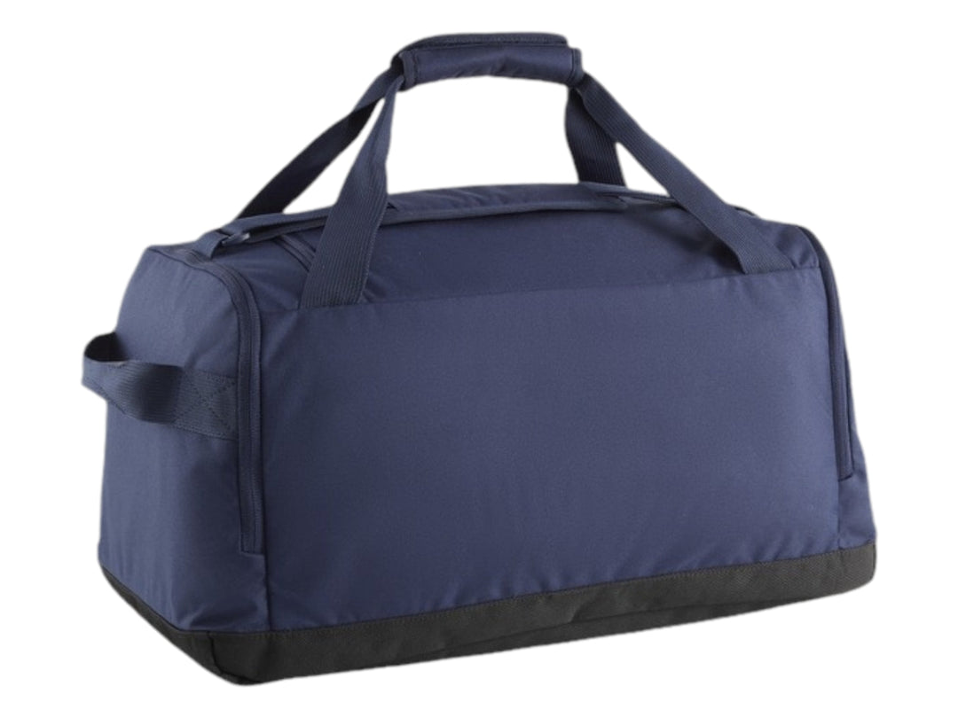 Bolsa de deporte PUMA color azul marino con base negra y logotipo en relieve.