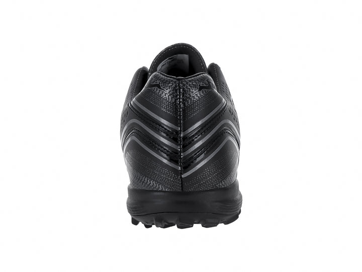 Zapato de fútbol GATTUSO modelo 719 TF en color negro con detalles en gris y suela para pasto sintético.