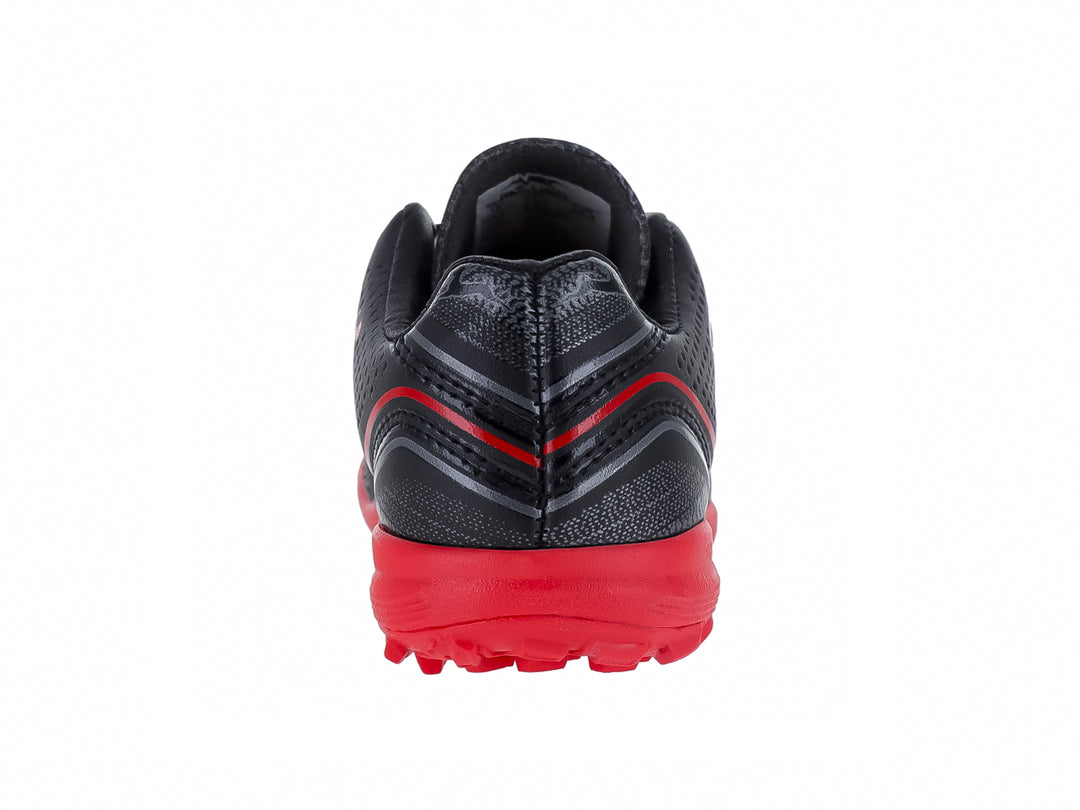 Zapato de fútbol GATTUSO color negro con suela roja y detalles decorativos en rojo y gris.