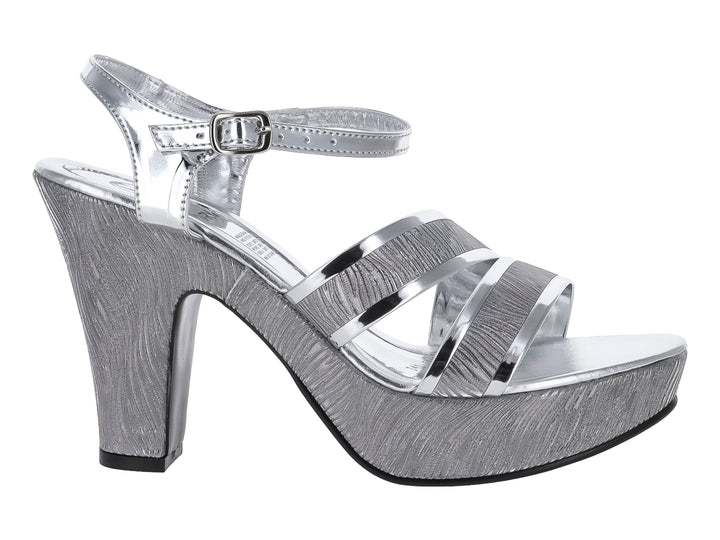 Sandalia de plataforma color plata con tacón grueso y correa ajustable al tobillo para mujer.