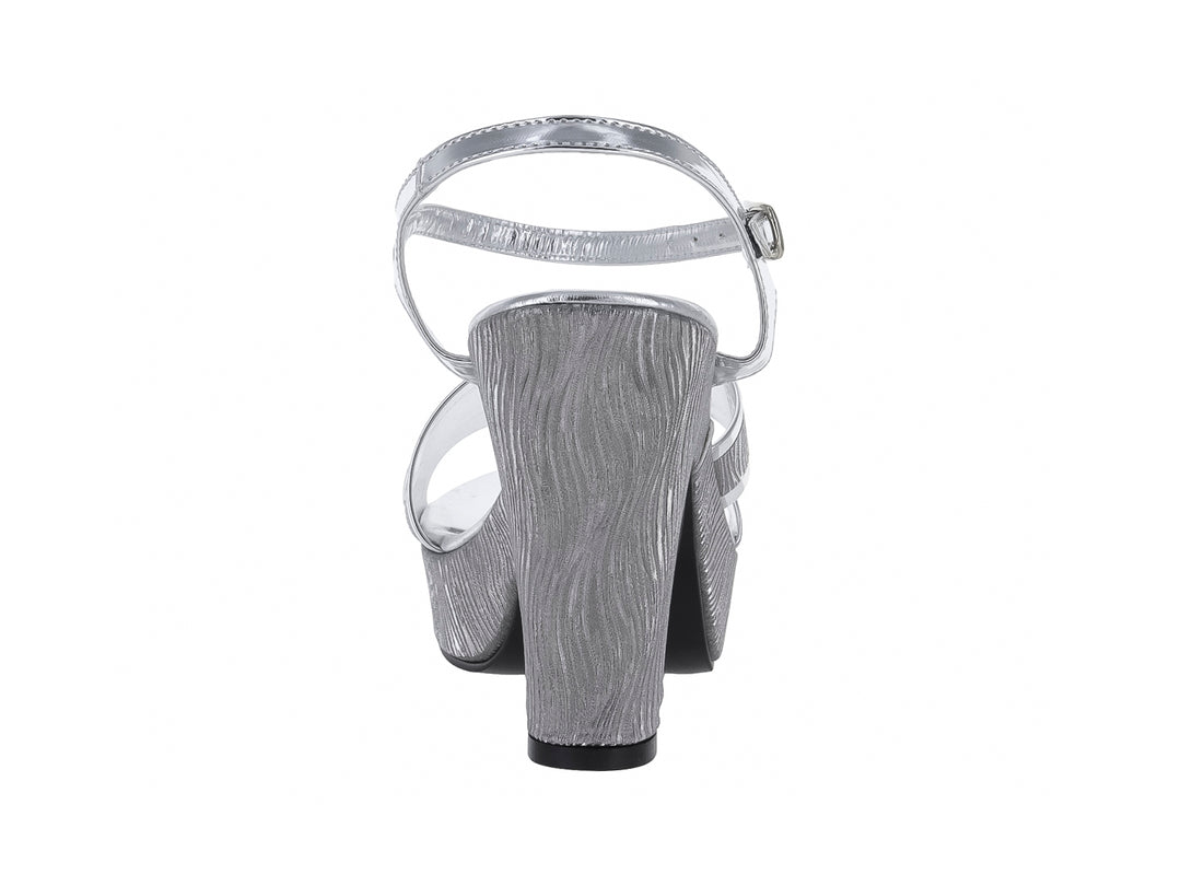 Sandalia de plataforma color plata con tacón grueso y correa ajustable al tobillo para mujer.