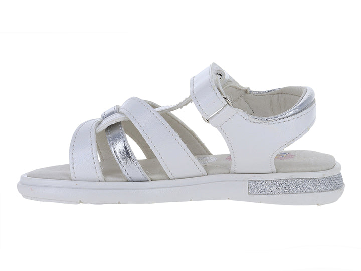 Sandalia blanca para niña con detalles plateados y correa de ajuste con velcro.