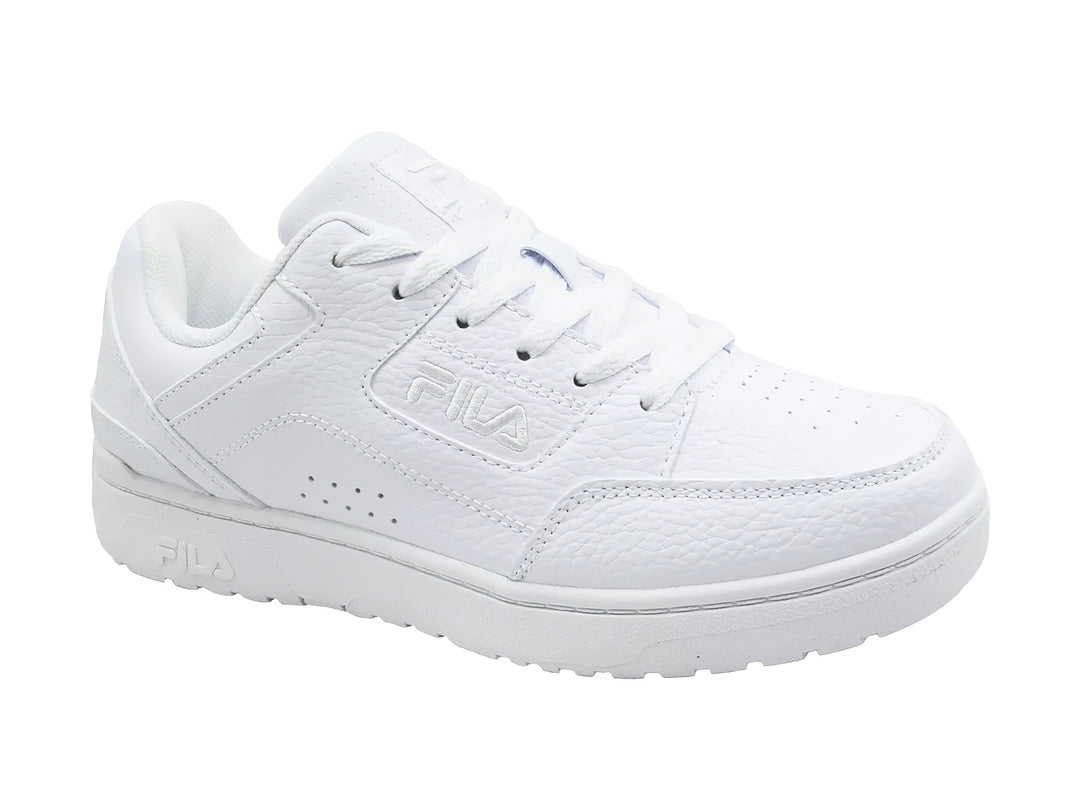 Tenis FILA Sutton East Low color blanco total con textura de cuero sintético y suela blanca.