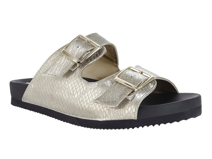 Sandalias color oro con textura de piel de serpiente, dos correas con hebillas y suela negra.