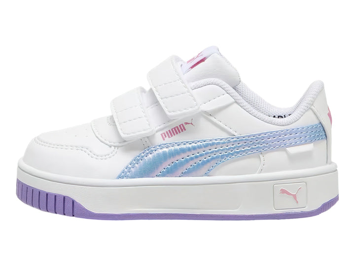 Tenis PUMA blancos para niño o niña con cierre de velcro y detalles en color morado y azul brillante.