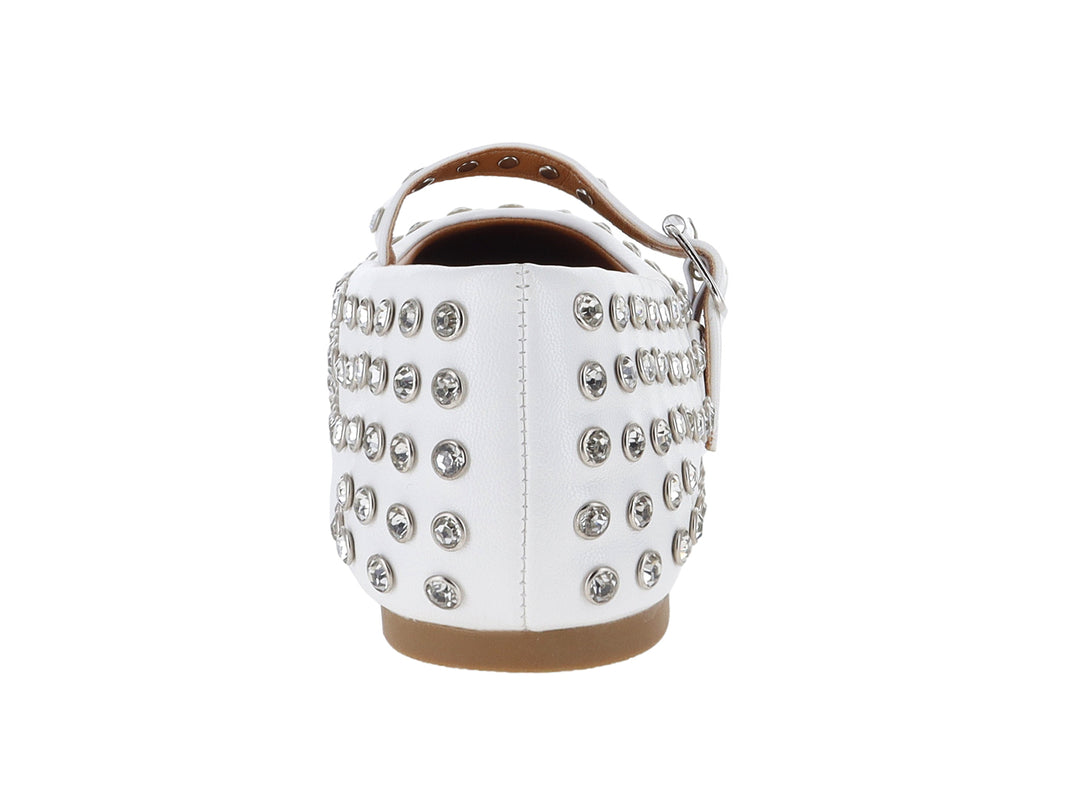 Zapato plano color off white para niña con decoración de pedrería brillante y correa con hebilla.