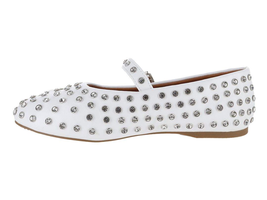 Zapato plano color off white para niña con decoración de pedrería brillante y correa con hebilla.