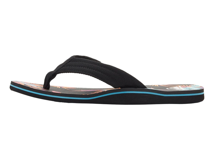Sandalias negras Quiksilver con plantilla estampada y detalle azul en la suela.