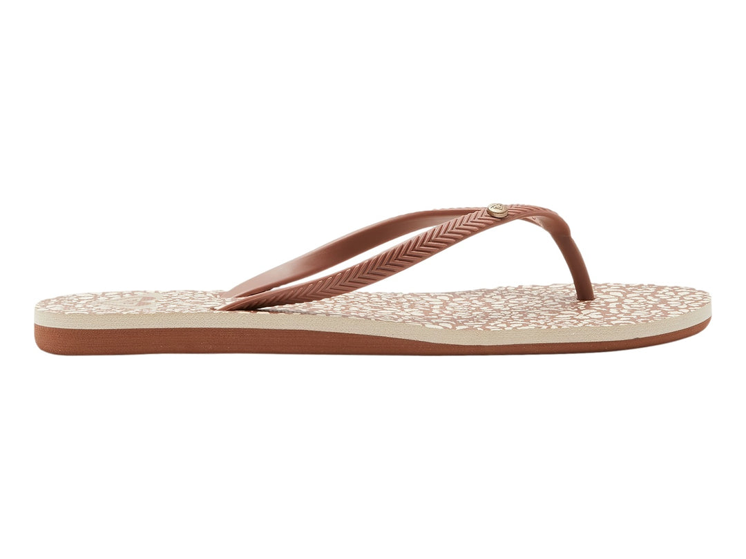 Sandalias de dedo ROXY en colores marrón y beige con estampado en la plantilla.