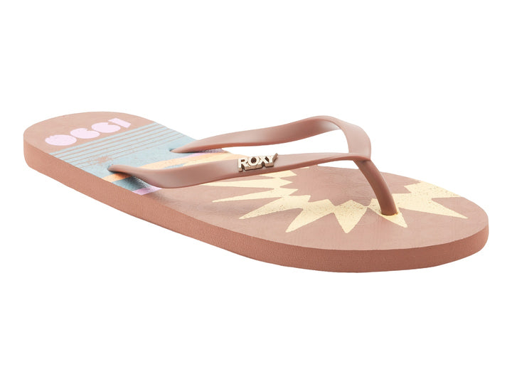Sandalias tipo flip-flop de color café marca Roxy vistas de perfil sobre fondo blanco.