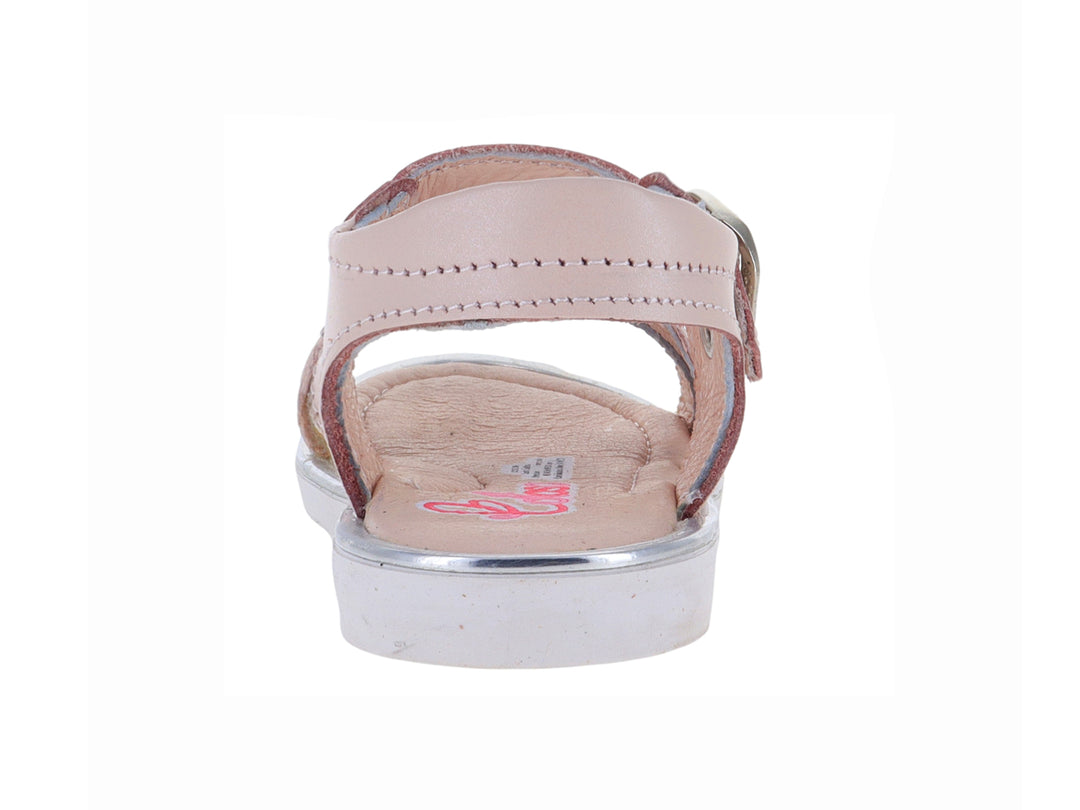 Sandalia rosa para niña con detalle de moño brillante, hebilla plateada y suela blanca.
