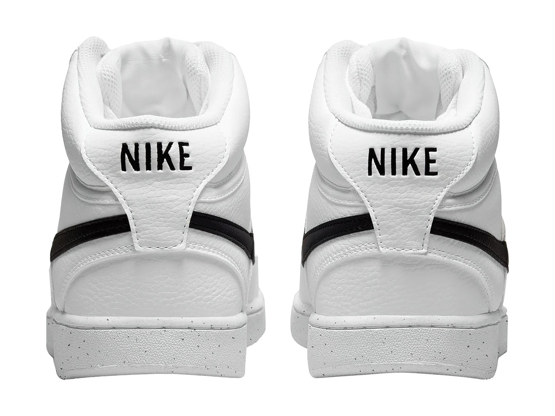 Tenis Nike Court Vision Mid color blanco con logotipo negro, diseño de corte medio.