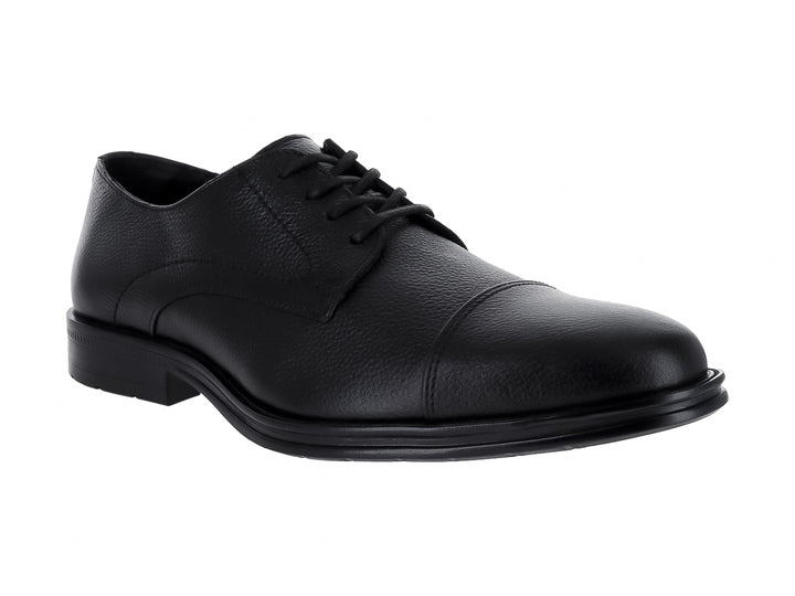 Zapato formal negro para hombre con cordones y acabado texturizado.