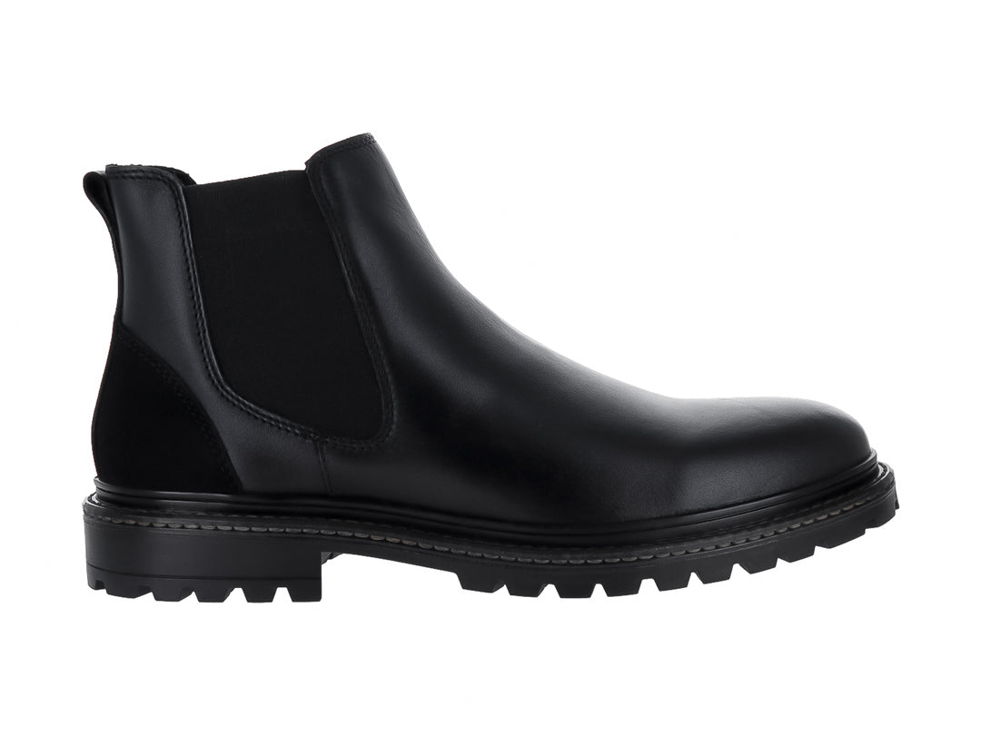 Bota casual para hombre de color negro con suela track y diseño sin cordones.