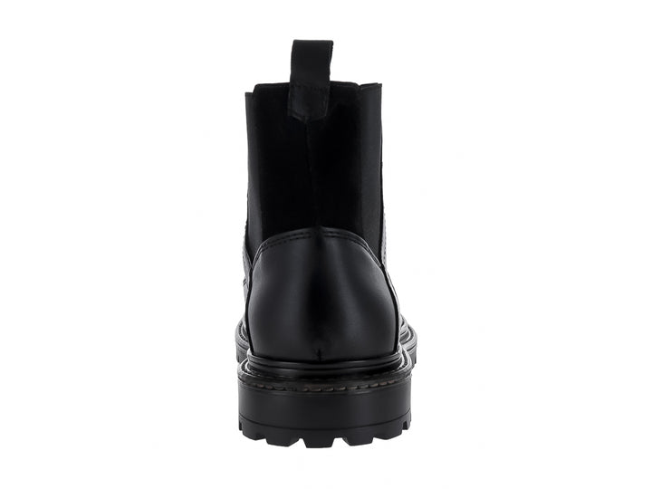 Bota negra de cuero con agujetas y suela track robusta.