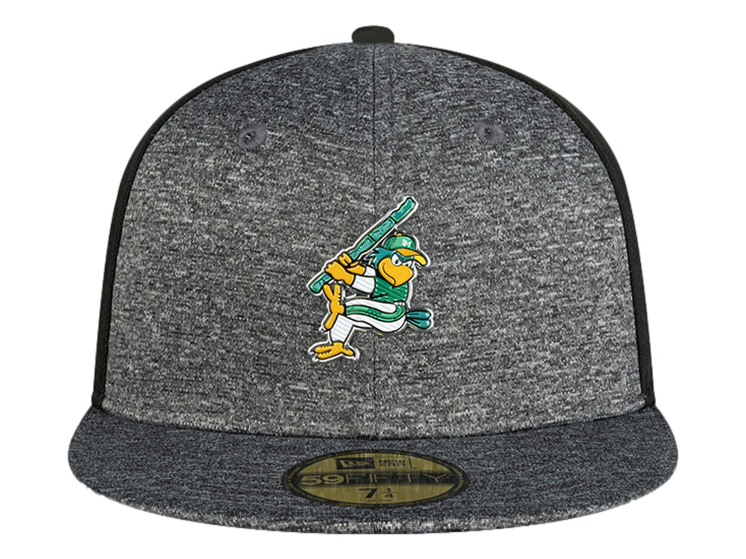 Gorra de béisbol New Era en color gris jaspeado y negro con bordado de mascota deportiva en el frente.