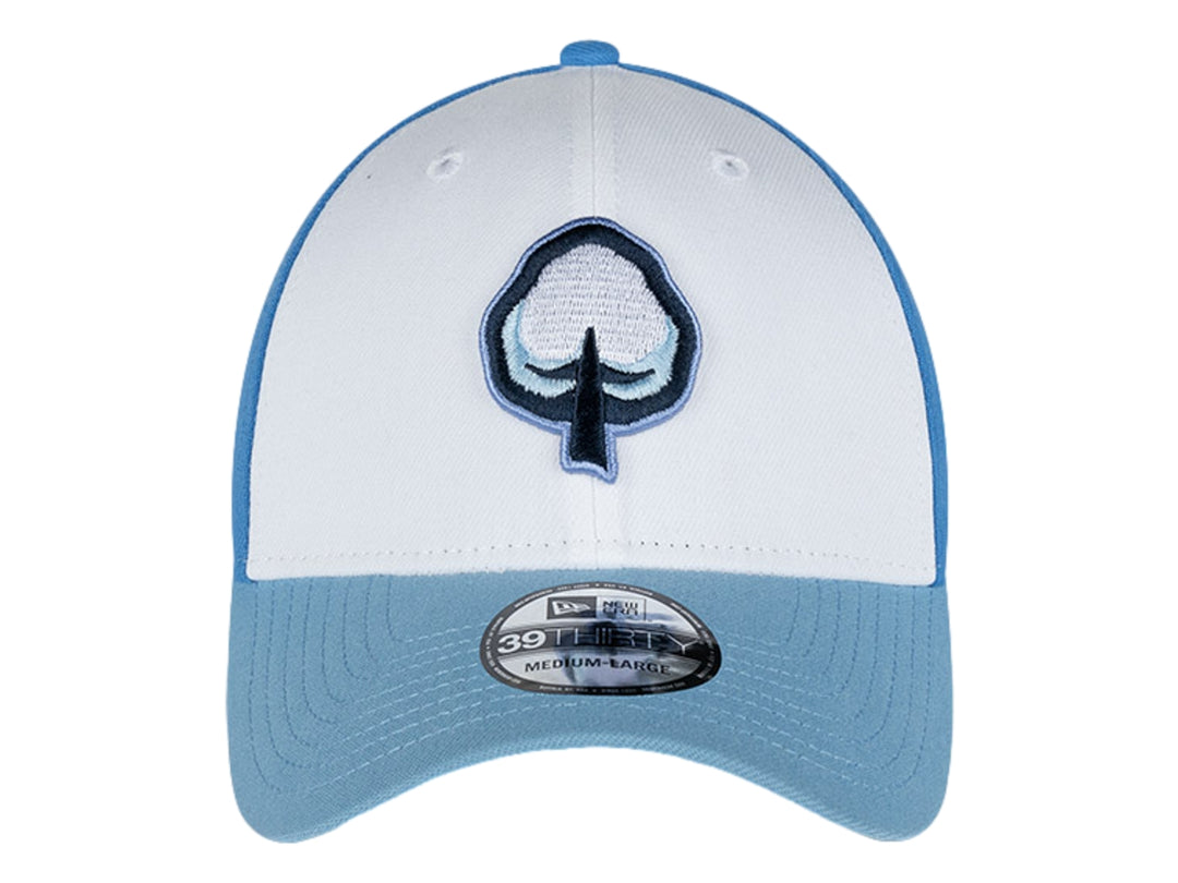 Gorra de béisbol New Era bicolor en blanco y azul con logotipo bordado al frente.
