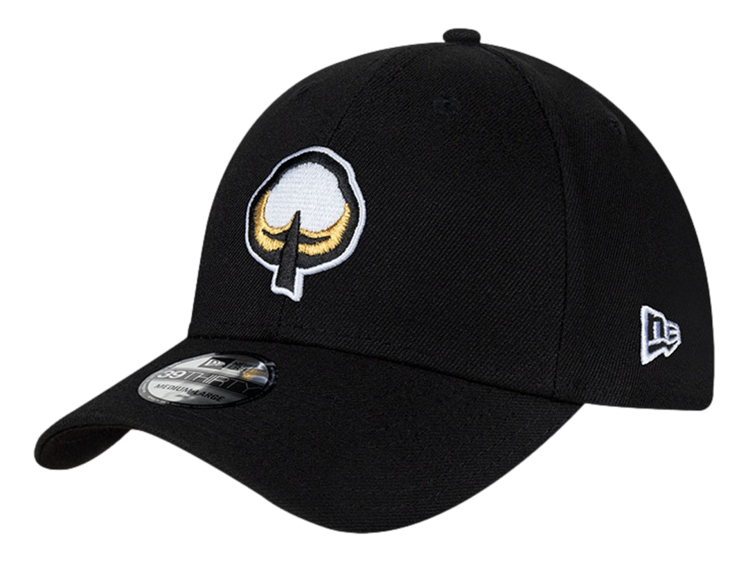 Gorra de béisbol New Era color negro con logotipo bordado en el frente y lateral.