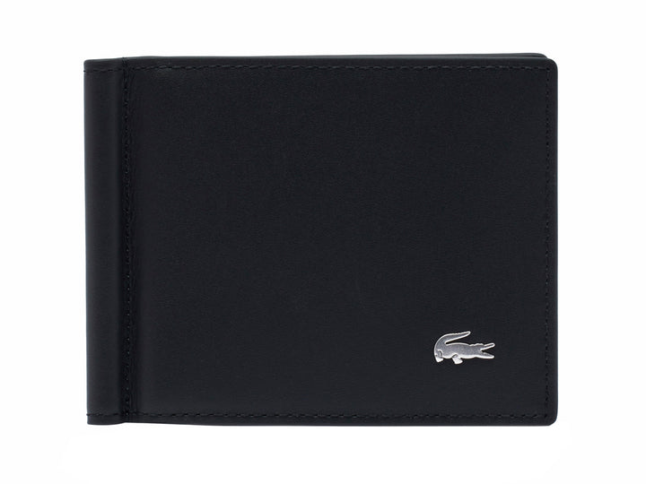 Cartera Lacoste de cuero color negro con logotipo metálico en la esquina inferior derecha.