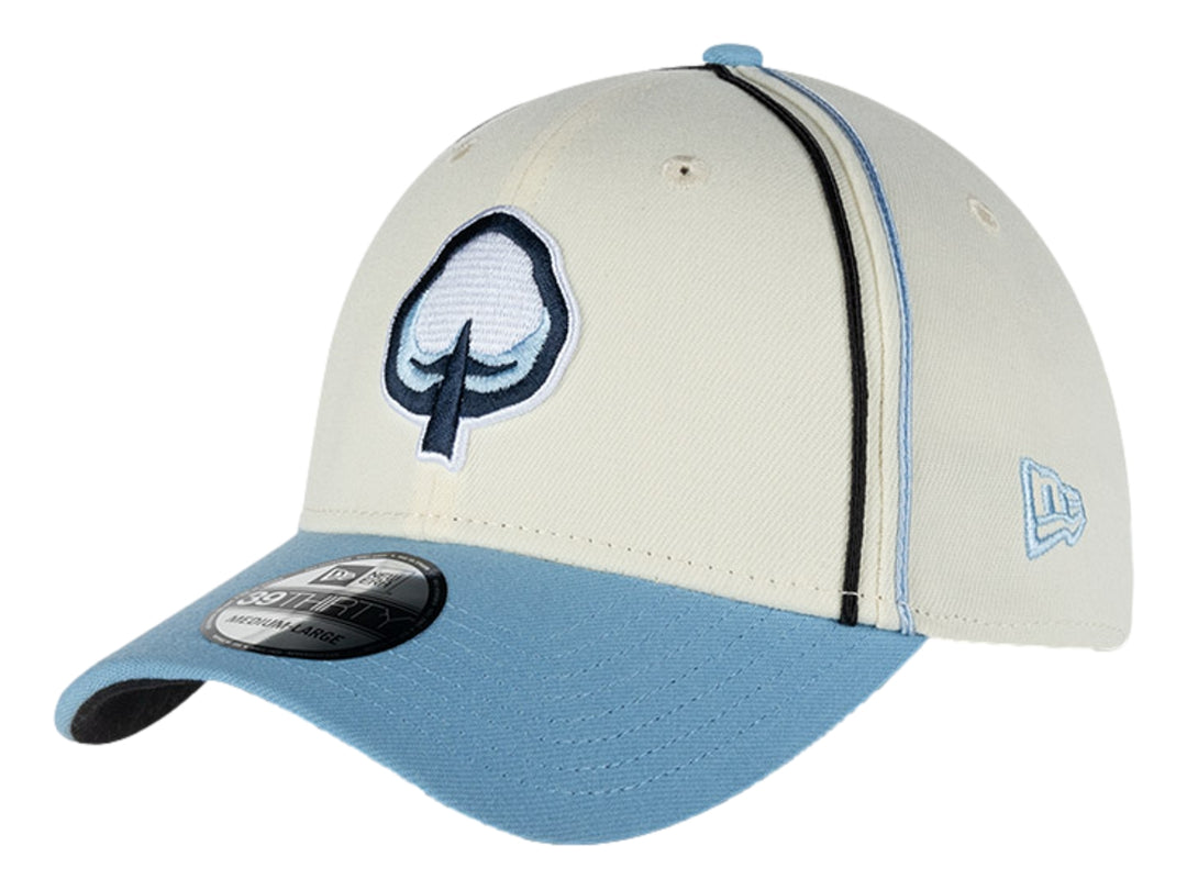 Gorra New Era de color beige con visera azul claro y logotipo bordado en el frente.