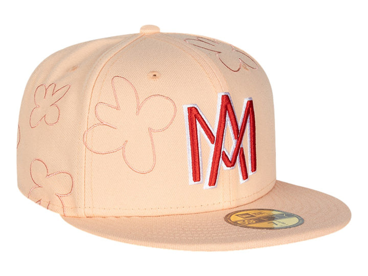 Gorra New Era color rosa con visera plana, bordados de flores y letras &